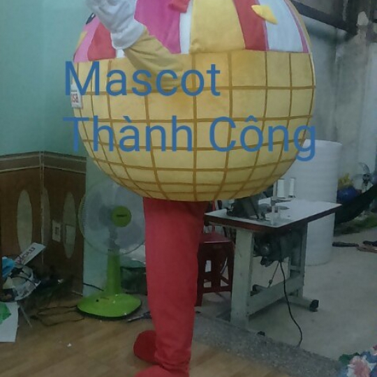 MASCOT MÔ  HÌNH LY KEM MONTE ROSA