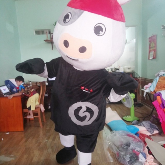 Mascot linh vật con bò-maymascot.com