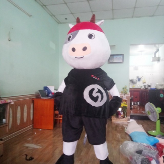 Mascot linh vật con bò-maymascot.com