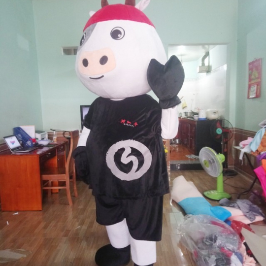 Mascot linh vật con bò-maymascot.com