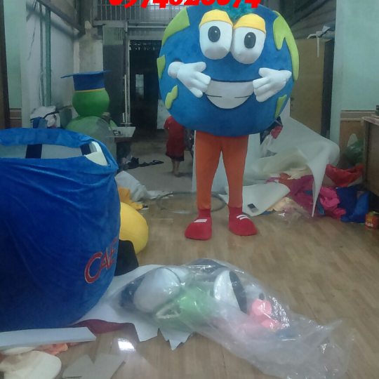 Mascot mô hình trái đất